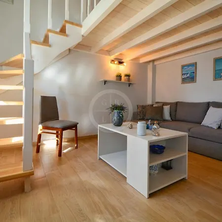 Ava Apartment *