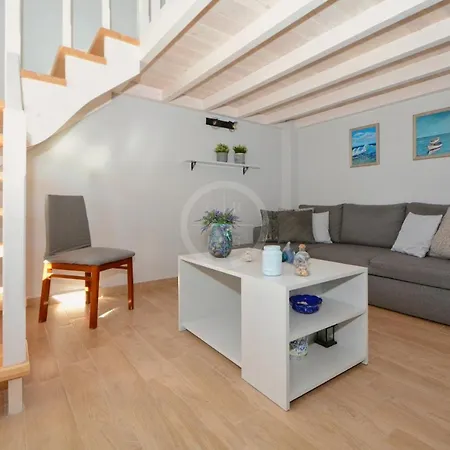 Ava Apartment