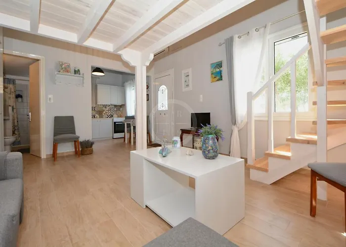 Ava Apartamento Ermioni